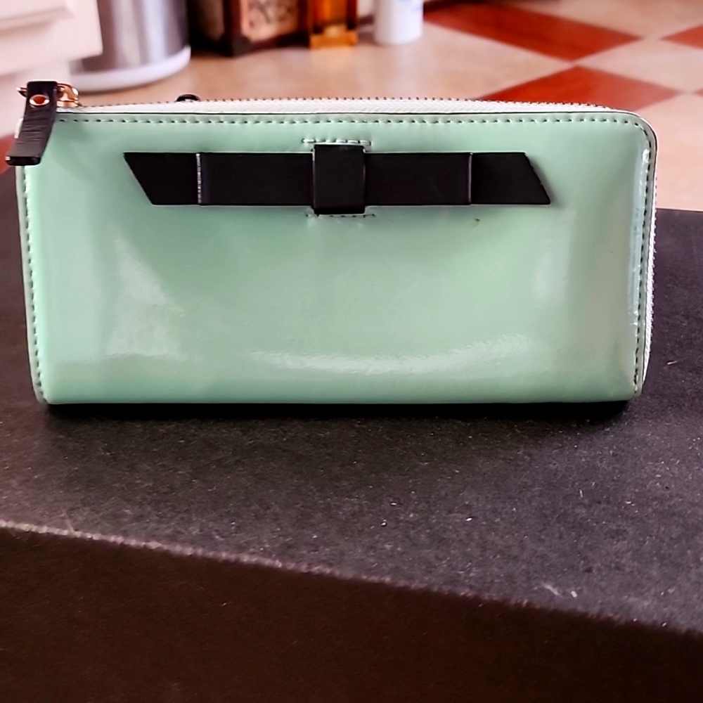 KATE SPADE WALLET NWOT